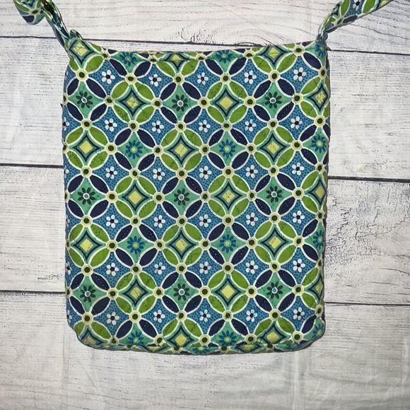 Vera Bradley “Daisy” Hipster Crossbody Bag Zip Green Blue White Adjustable - Picture 3 of 6